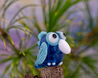 Izzy... lampwork kooky bird bead...... sra