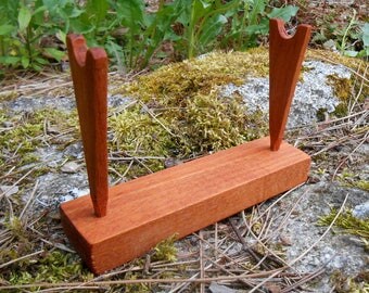 Mahogany Wand Holder, Wood Wand Display Stand, Magic wand display rack, natural finish wooden stand