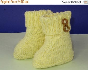 40% OFF SALE Instant Digital File pdf download knitting pattern - Easy Baby 2 Button Booties pdf download knitting pattern.
