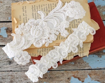 Pearl Beaded Lace Wedding Garter Set, Ivory Lace Garter Set, Wedding Garter Set Blue, Somthing Blue / GT-81