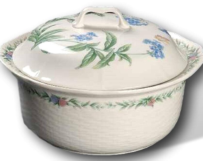 Noritake Conservatory 2 Quart Round Covered Casserole Dish, Gift For Christmas, Gift For Her