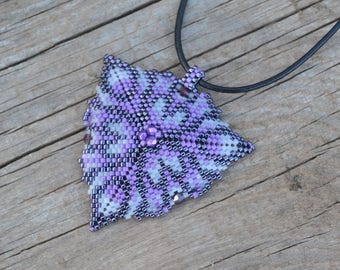 Purple triangle beaded, beaded pendant, beaded necklace, crystal triangle, seed bead necklace, summer necklace, beaded triangle, peyote