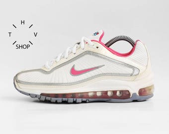 NOS Vintage Nike Air Max Medallion GS Sneakers White Silver Pink Trainers Deadstock NOS Vintage Nike Air Max Medallion GS Sneakers White Silver Pink Trainers Deadstock
