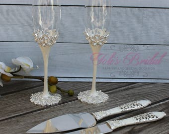 FAST SHIPPING!! Wedding Toast and Cake Server Set, Champagne Flutes, Wedding Knife Set, Silver Wedding Glasses, Wedding Gift
