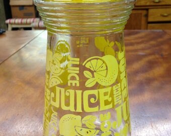 Vintage Clear & Yellow Juice Container, Lemons, Mid Century Kitchen, Measuring Carafe, Vintage Pitcher