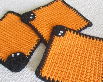 Halloween gift 4 coasters Set of 4 coasters Halloween party coasters Crochet coasters Halloween gift for best friend Gift for coworker gift