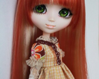 Copper/blonde bicolor wig for Pullip doll.