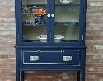 painted furniture, china cabinet, china hutch, french china cabinet, farmhouse style cabinet, chalk painted furniture, distressed furniture,