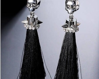 Skull earrings with cotton tassel, rock earrings, gothic earrings, skull earrings