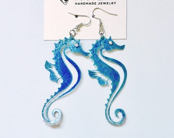 Seahorse earrings - Nautical jewelry - Nautical earrings - Beach earrings - Beach wedding - Gift for her - Fashion seahorse earrings