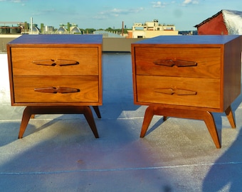Pair of ATOMIC Boomerang Mid-Century Modern Nightstands by Stewartstown Furniture Company 1950s - USA