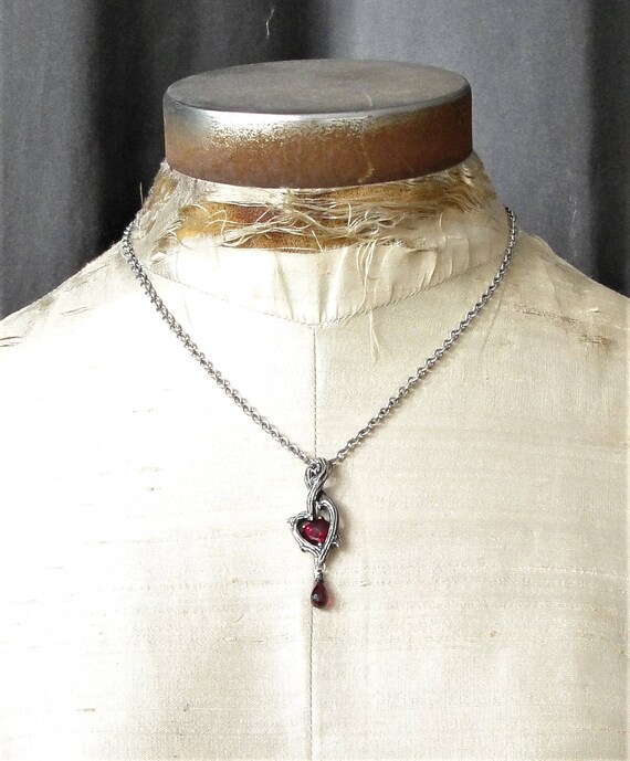 Vampire Heart Necklace Gothic Jewelry Thorn Necklace Goth