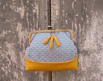 Vintage mustard yellow handbag