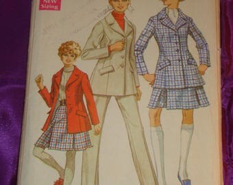 1960s 60s Vintage Mod Hip Length Hacking Jacket Pleated Skirt High Waist Cuffed Pants COMPLETE Simplicity Pattern 7992 Bust 36 US 92 Metric