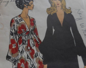 Vintage 1970's Vogue 7630 Dress Sewing Pattern Size 10 Bust 32 1/2