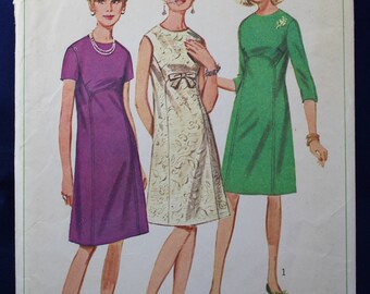 Vintage Sewing Pattern for a 1960's Dress in Size 14 - Simplicity 6725