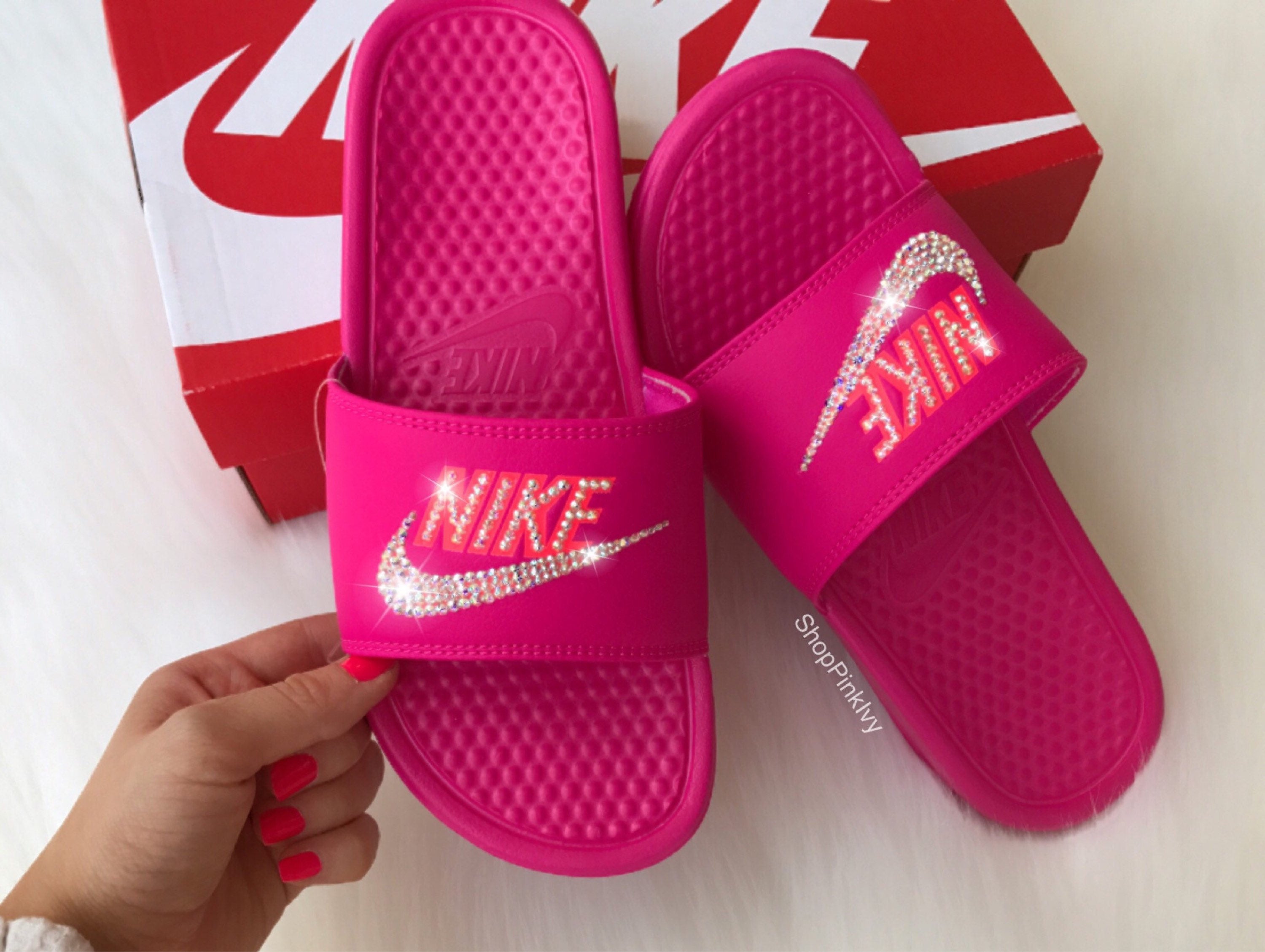 nike pink sliders