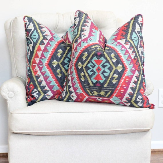 Aztec print pillow color // indian decor // decorative pillows