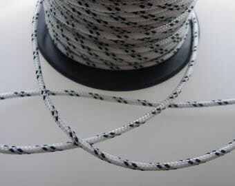 5 M of white and black nylon cord