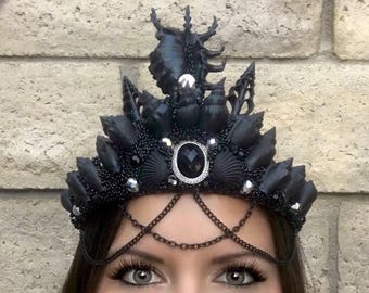 Black mermaid crown, sea witch, shell crown, mermaid costume, siren, mermaid tiara, shell tiara, halloween costume, ursula, uma