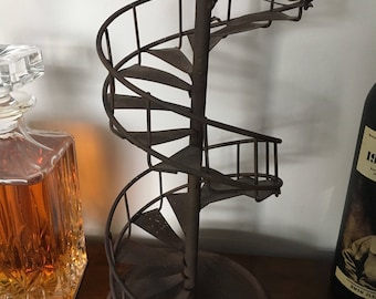 Metal staircase ornament