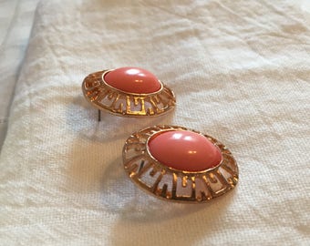 Goldtone with Peachy/ Coral Color Centers Post Earrings