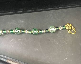 Beaded green and gold bracelet