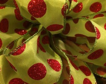 Christmas tree topper. Large Christmas tree bows with streamers. Polka dot bow. Red and green Christmas ribbon. Whimsical Christmas bows.