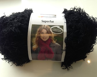 Ball SUPERFUR yarn scarf