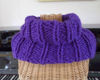 knitted collar with a chunky purple wool