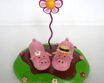 Picture holder pigs in love couple
