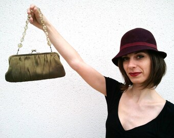 Sac / Minaudière vert d'eau satiné et sa poignée en perles