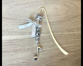 Bookmark "note" satin and glass beads.