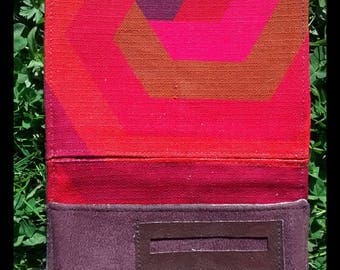 Tobacco pouch in plum