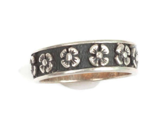 Floral Design Ring Oxidized Background Sterling Vintage Size 8.5