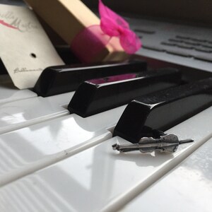 Buyer photo tiaremedina7, who reviewed this item with the Etsy app for iPhone.