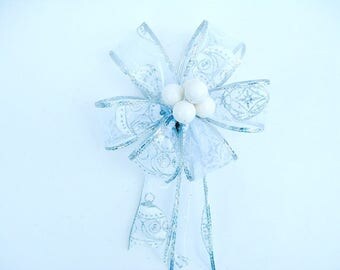 Christmas holiday bow, Gift wrap bow, Holiday decoration, Christmas tree bow, Winter berry bow, Holiday accent, White Christmas decor