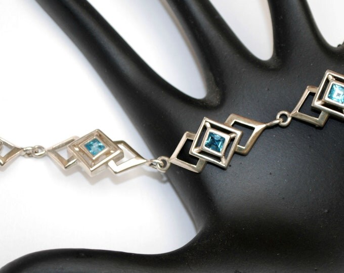 Light blue Sapphire Link Bracelet - Sterling silver - light blue gemstone - Tennis bracelet