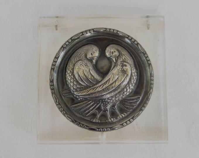 Vintage Lucite Compact, Coro 1940s, Sterling Silver Medallion, Pair of Lovebirds, Clear Lucite Case, Vintage Vanity