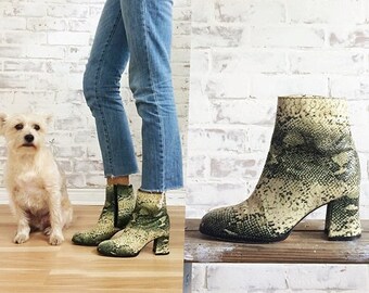 20% OFF FLASH SALE Vintage 1960's Faux Glam Snakeskin Desert Ankle Boots || Chunk Heel Beatle Boots || Zip Up || Size 6