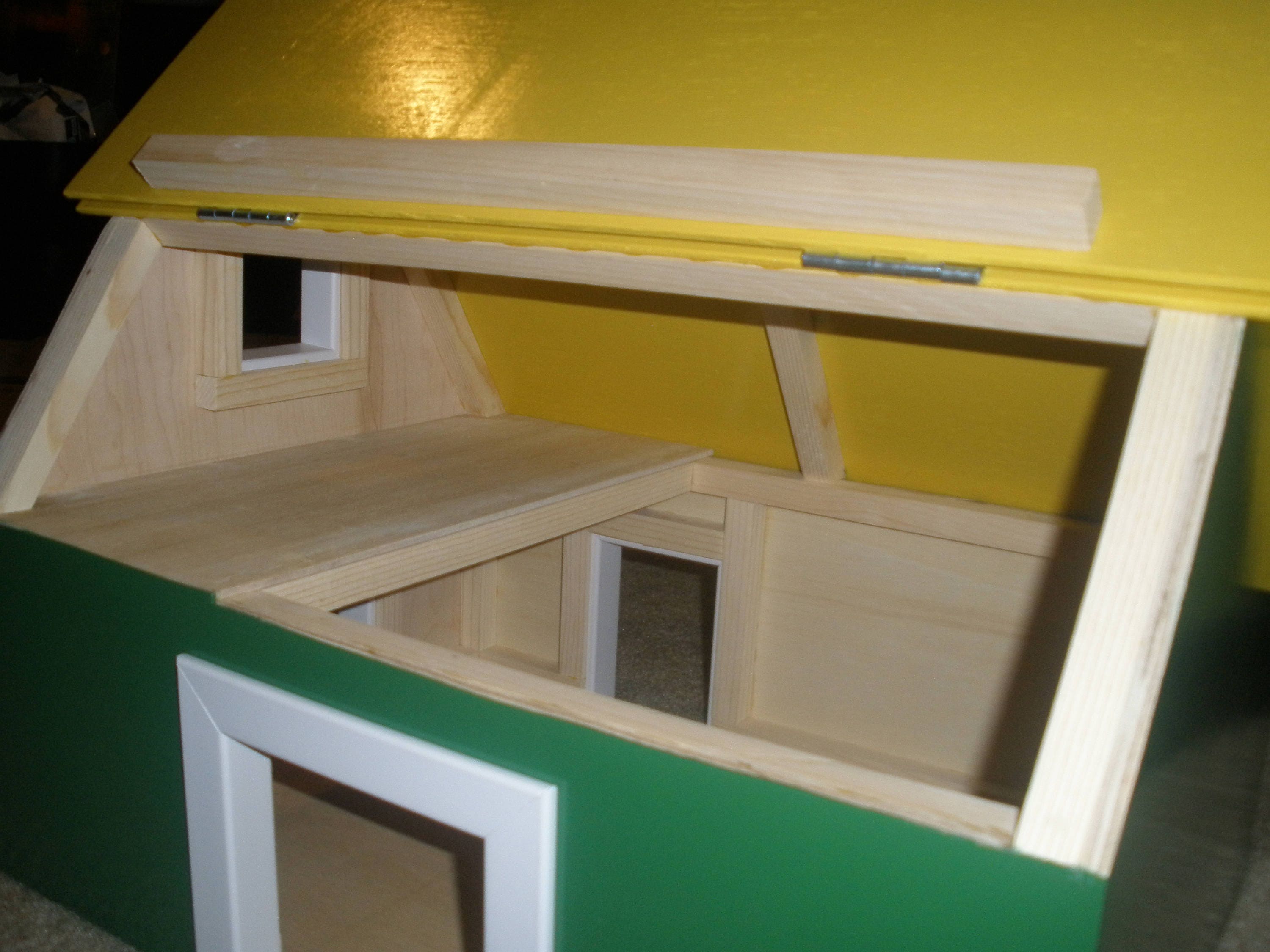 Customized Wooden Toy Barns with Hay Bales Straw Bales