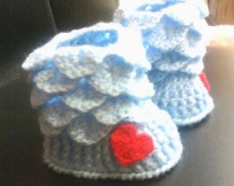 had made crochet baby booties Сапожки--пинетки---незабудки