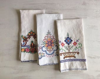 3 Vintage White With Colorful Embroidery Guest Hand Towels