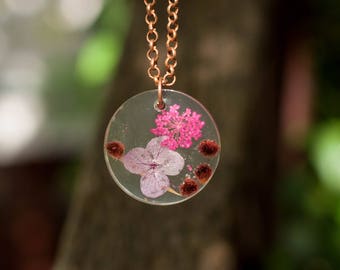 Pendant with dried herbage, nature flowers, resin jewelry, dried flower jewelry, keepsake set, dry flower beads, gift for her, dried herbage