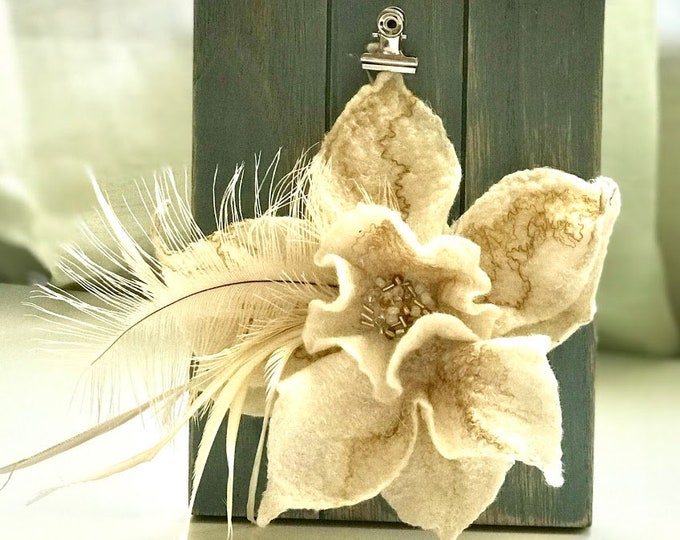White Felt Brooch, Flower Brooch, Felted Flower Brooch, Felted Flower Pin, Felted Wool Brooch, Gift for Women, Evening Fashion Wearable Art