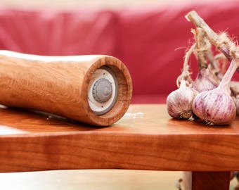 Pepper grinder - Oak Pepper Mill 7.5" - Handmade oak pepper mill - Herb grinder - 14 settings Crushgrind Mechanism