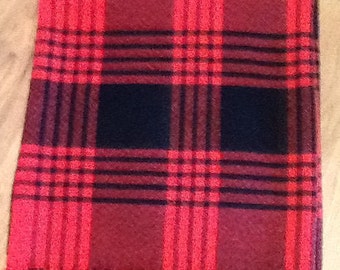 Throw handwoven red and black wool