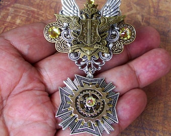Steampunk Royal Medal (P723-2) Aviator Style Pin, Brooch, Diesel Punk, Aviation, Crest, Winged Emblem, Tie Tack Fasteners