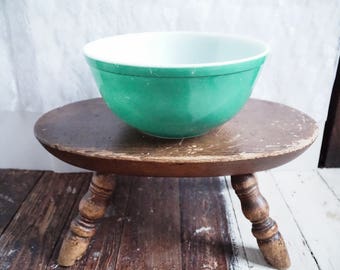 Pyrex Green 2.5 Liter Mixing Bowl, #403