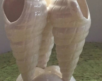Vintage seashell vase. White ceramic vase or planter .Mid Century home decor Beach decor. Beach vase.